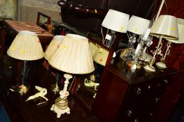 A QUANTITY OF VARIOUS HOUSEHOLD LAMPS to include a pair of glass table lamps with shades, six