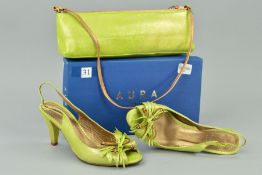 A PAIR OF AURA BY LODI SHOES, SIZE 4 WITH MATCHING CLUTCH BAG