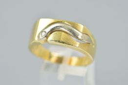 A GENTLEMAN'S DIAMOND SET YELLOW METAL RING, of a signet ring design with a pierced snake like panel