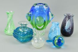 A SMALL GROUP OF GLASSWARE, to include Sklo Union Bulls-Eye lenses vase, approximate height 16.