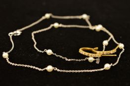 A PAIR OF 18CT GOLD EARRINGS AND AN 18CT GOLD CULTURED PEARL NECKLACE, the earrings designed as