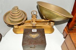 A HUNT & CO (LONDON) SET OF SHOP SCALES, with weights, with an unmarked replica cased brass