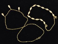 A 9CT GOLD NECKLACE AND BRACELET WITH DIAMONDS, the necklace designed as a belcher link chain