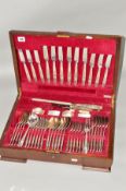 A MID 20TH CENTURY CANTEEN OF ELKINGTON PLATE CUTLERY, six settings, lacks a teaspoon but with