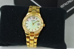 A LADIES SEKONDA WRISTWATCH, REF 2254 (SPARE LINK AND BOXED)