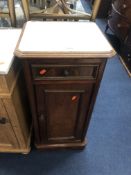 A VICTORIAN WALNUT MARBLE TOPPED POT CUPBOARD with a single drawer