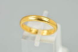 A 22CT GOLD BAND RING, designed as a plain band, hallmarked Birmingham 1957, width 3mm, weight 4.6