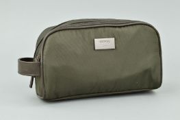 A HUGO BOSS WASH BAG