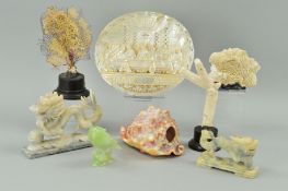 VARIOUS HARD STONE/SHELL/FOSSIL ITEMS, to include mother of pearl 'Last Supper' plaque, conch shell,