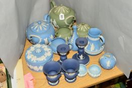 A GROUP OF WEDGWOOD GREEN AND BLUE JASPERWARES, to include a green jasperware three piece tea
