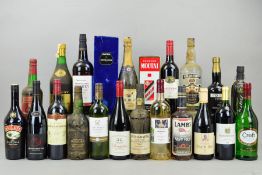 A COLLECTION OF TWENTY TWO BOTTLES OF WINE, SPIRITS AND LIQUEURS, to include red wine, champagne,