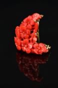 A 9CT GOLD LATE 20TH CENTURY CORAL BROOCH, a floral carving measuring approximately 32.0mm x 30.0mm,