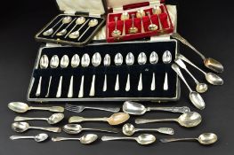 A CASED SET OF SIX GEORGE V SILVER TEASPOONS, plain handles with fig shaped bowls, makers Thomas