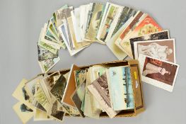 A LARGE COLLECTION OF EARLY TO MID 20TH CENTURY POSTCARDS, featuring topographical scenes from