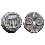 Bruttium, Kroton AR Diobol. Circa 430-420 BC. Tripod / Thunderbolt between two annulets. Attianese