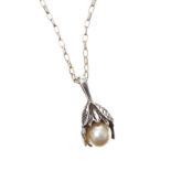 STERLING SILVER PENDANT WITH CULTURED PEARL ON A STERLING SILVER CHAIN