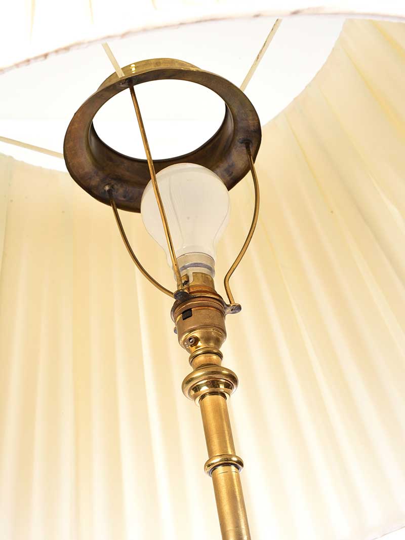VICTORIAN BRASS STANDARD LAMP - Image 3 of 4