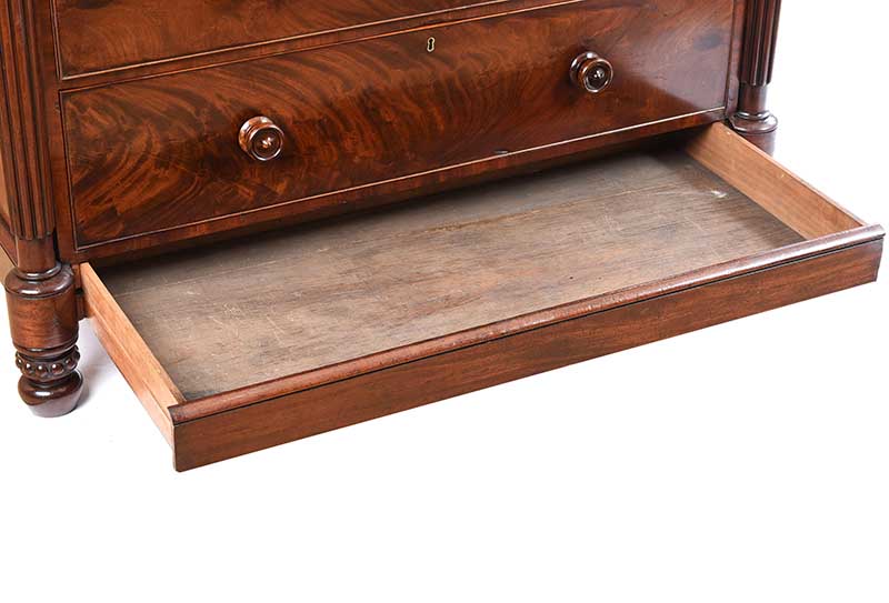 REGENCY MAHOGANY CHEST OF DRAWERS - Image 8 of 11