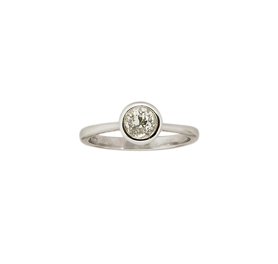 An 18ct gold, diamond single stone ring, the single old-brilliant-cut diamond weighing approximately