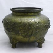 A large Oriental bronze jardiniere