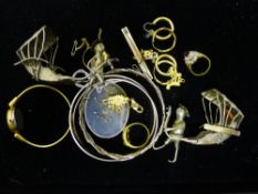 A quantity of miscellaneous jewellery, etc.