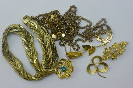 A quantity of various jewellery