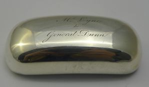 A Georgian silver snuff box