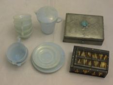 An Art Deco child's moulded tea set,