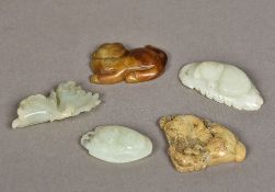 Five Chinese carved jade items Comprisi