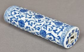 A Chinese porcelain blue and white wrist