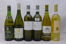 Six various bottles of white wine, comprising Grigio Luna Pinot Grigio 2003,