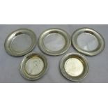 Six small Egyptian silver dishes (171 grammes)