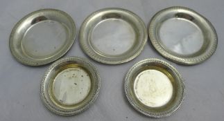 Six small Egyptian silver dishes (171 grammes)