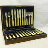 A Mappin and Webb canteen of silver fish cutlery (approximately 781 grammes all in)