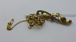 A 9 ct gold floral bar brooch,