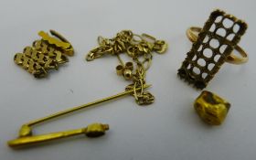 A small quantity of scrap gold (8 grammes all in)