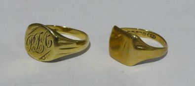 Two 9 ct gold signet rings (9.