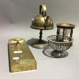 A small quantity of metalware,