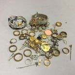 A quantity of miscellaneous jewellery