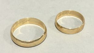 Two 9 ct gold wedding bands,