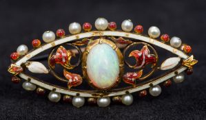 An unmarked gold opal,