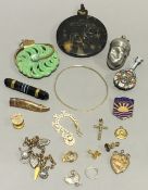 A collection of vintage jewellery