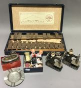 A small quantity of miscellaneous items, including miniature dolls, two child's sewing machines,