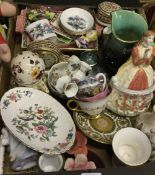 A quantity of decorative china