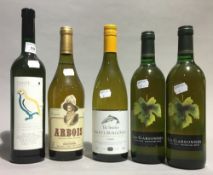 Five bottles of French white wine, comprising: two bottles of Les Garsonnes table wine,