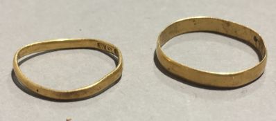 Two 22 ct gold rings (2.