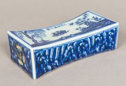 A Chinese blue and white porcelain wrist