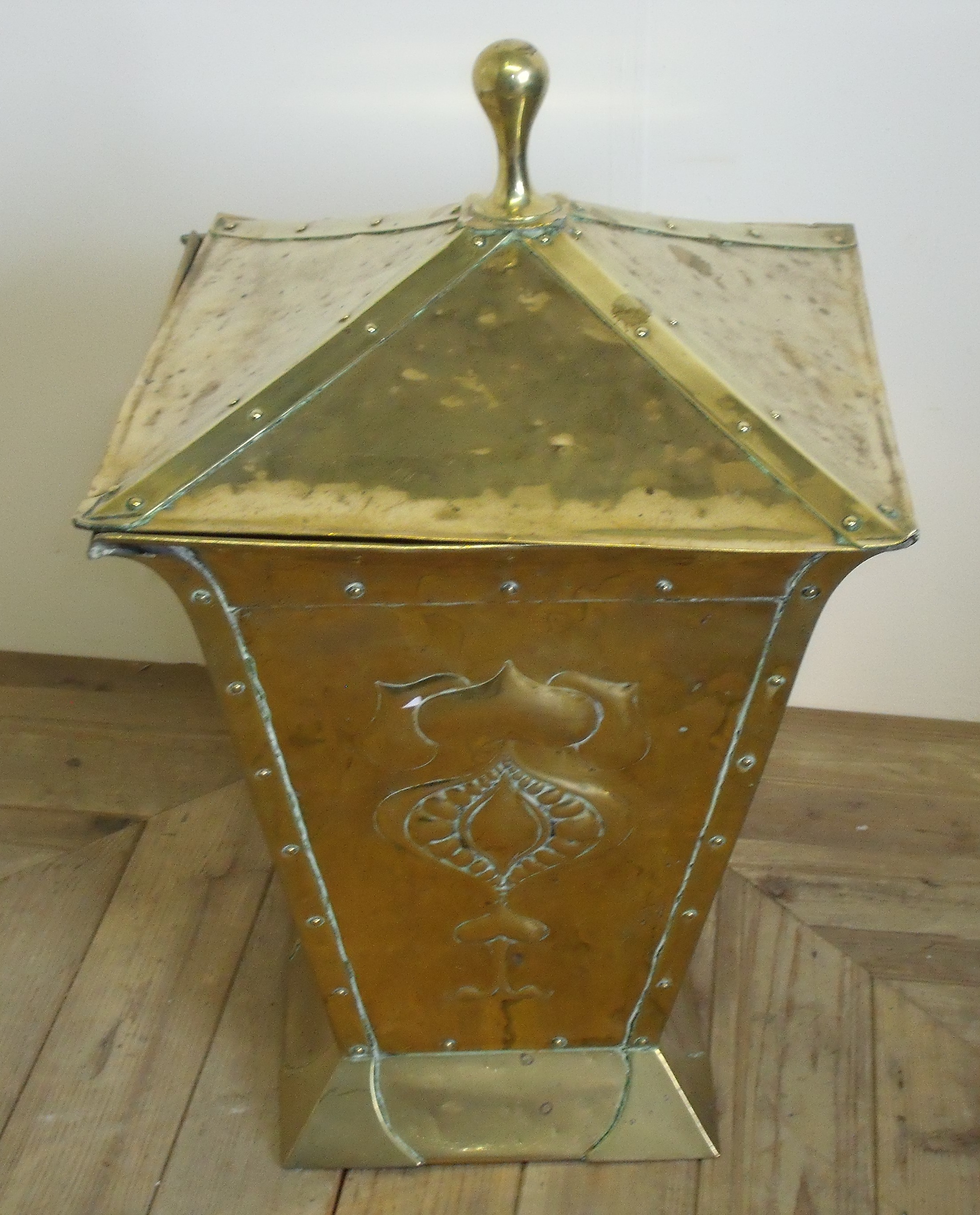 Brass Art Nouveau coal bucket of square form with twin handles and cover (height 63cm)