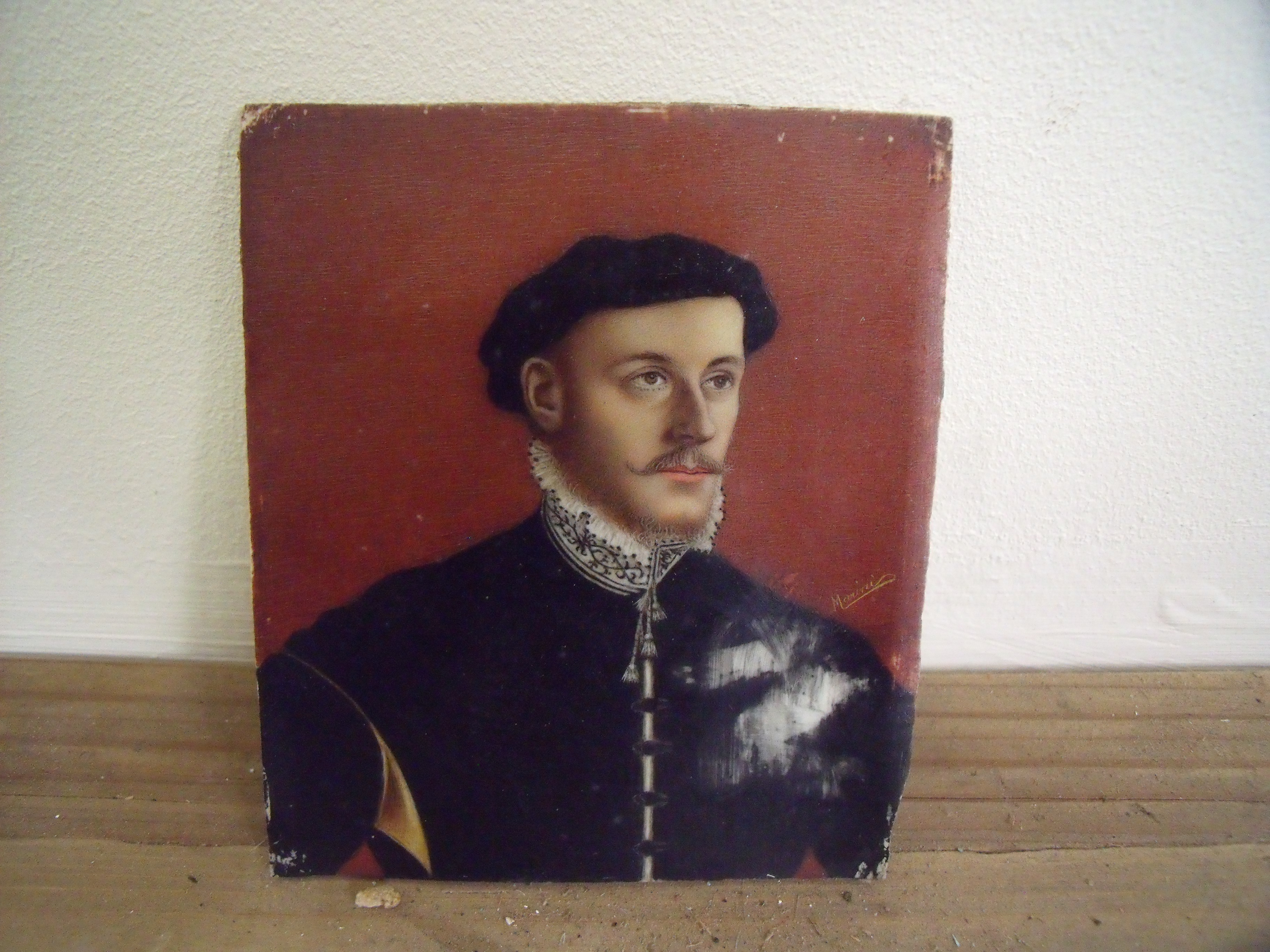 Painted miniature portrait on ivory of the head and shoulders of a gentleman (9.