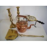 Selection of brass and cooper ware including copper kettle with acorn finial, chestnut roaster,